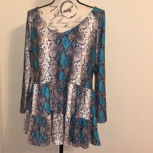 NWT Fantastic Fawn snake skin flowy blouse
